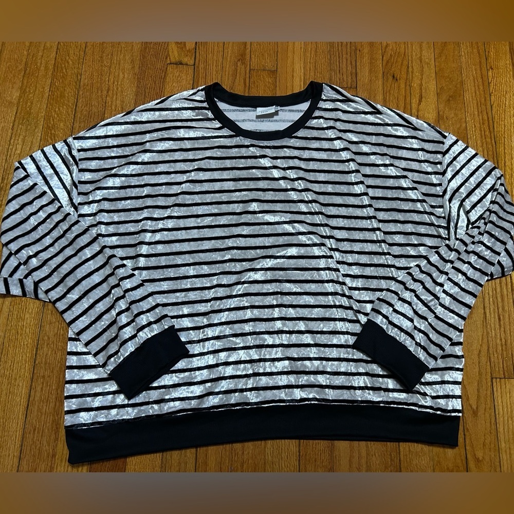 Creasant Drive Velour Stripped Lightweight Blouses Size 5X Fits Like A 4X